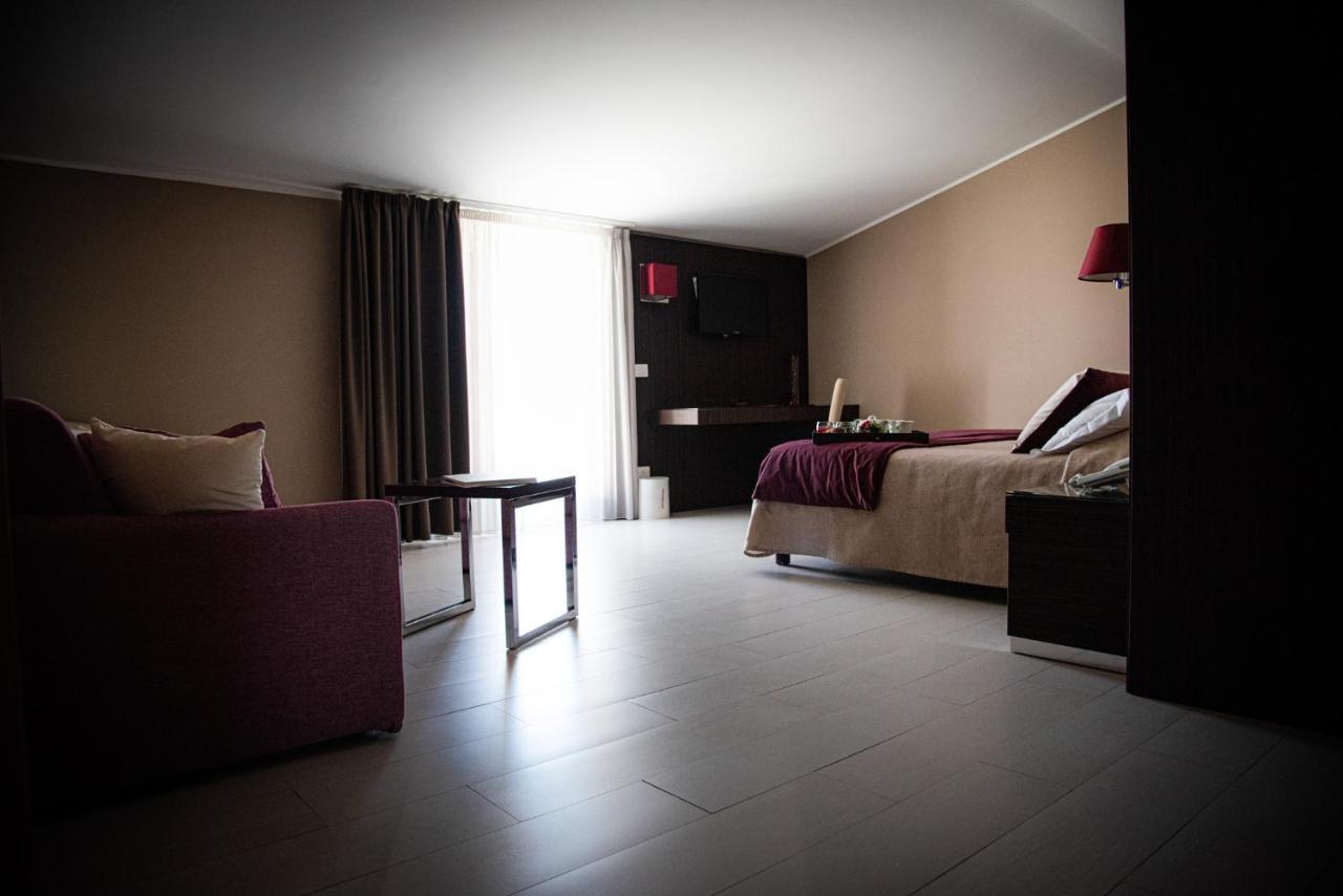 Hotel Ansharius - Adults Only รอกการาโซ ภายนอก รูปภาพ