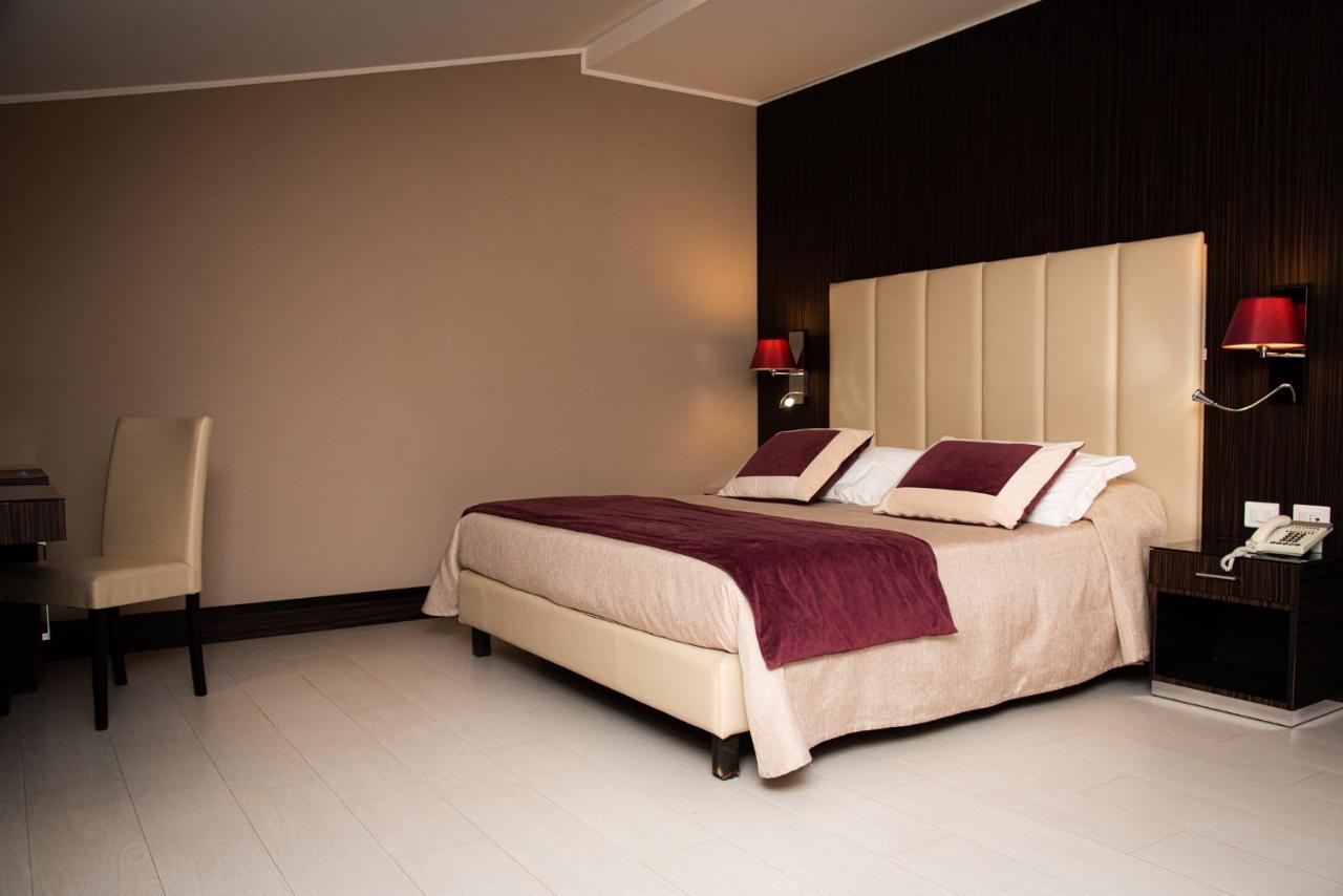 Hotel Ansharius - Adults Only รอกการาโซ ภายนอก รูปภาพ