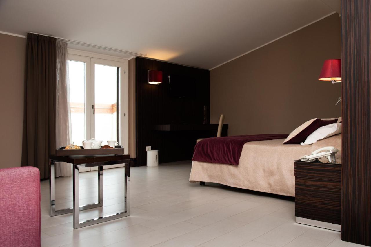 Hotel Ansharius - Adults Only รอกการาโซ ภายนอก รูปภาพ